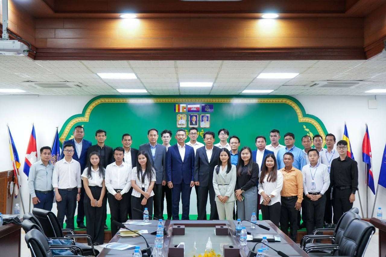 ដំណើរទស្សនកិច្ចរបស់លេខាធិការដ្ឋានដឹកនាំ និងសម្របសម្រួលការអនុវត្តគោលនយោបាយអភិវឌ្ឍន៍វិស័យឧស្សាហកម្មកម្ពុជា នៃក្រុមប្រឹក្សាអភិវឌ្ឍន៍កម្ពុជា នៅកំពង់ផែស្វយ័តក្រុងព្រះសីហនុ