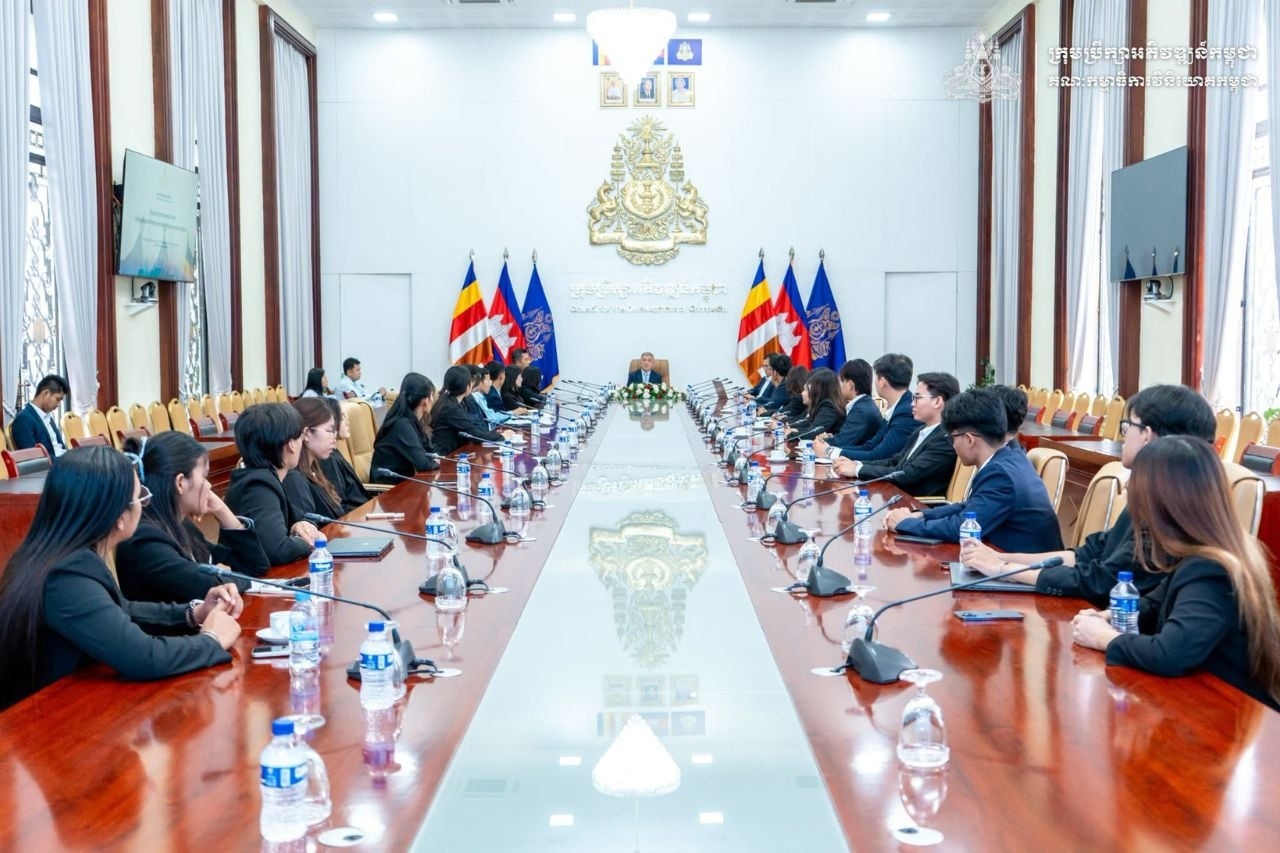 ជំនួបពិភាក្សាជាមួយនិស្សិតអាហារូបករណ៍ទៅបន្តការសិក្សានៅសាធារណរដ្ឋកូរ៉េ