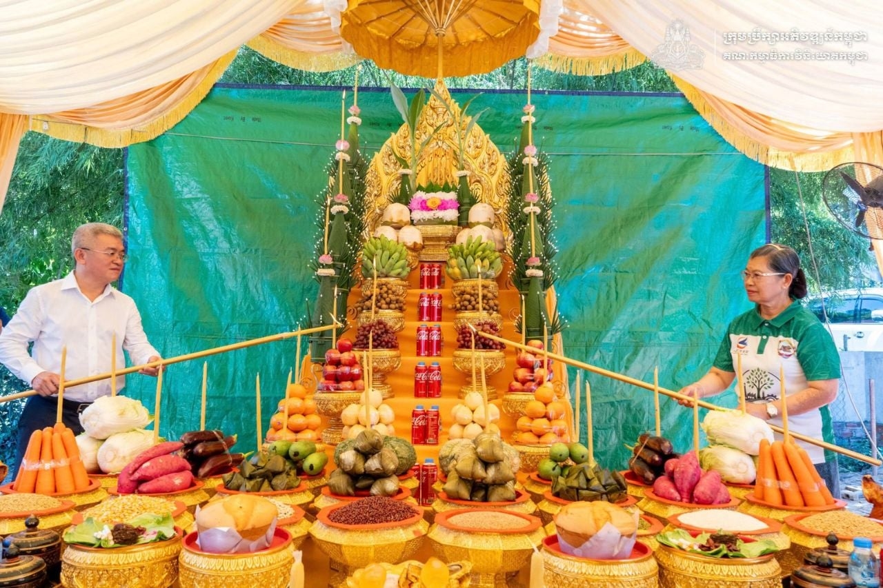 ពិធីបញ្ចុះបឋមសិលាសាងសង់អគារសិក្សាចំនួន ១ខ្នង