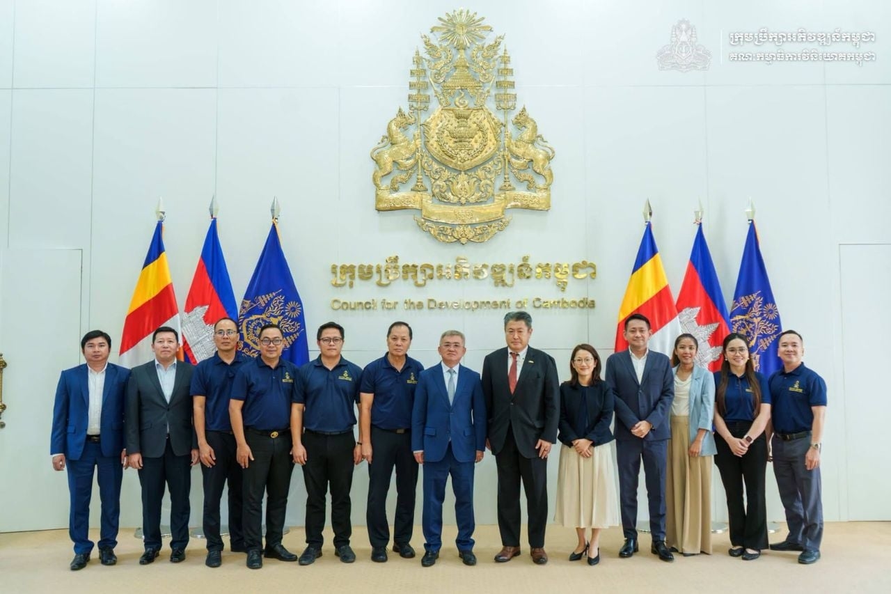 ជំនួបពិភាក្សាការងារជាមួយគណៈប្រតិភូនៃក្រុមហ៊ុនតំបន់សេដ្ឋកិច្ចពិសេស រ៉ូយ៉ាល់គ្រុប ភ្នំពេញ