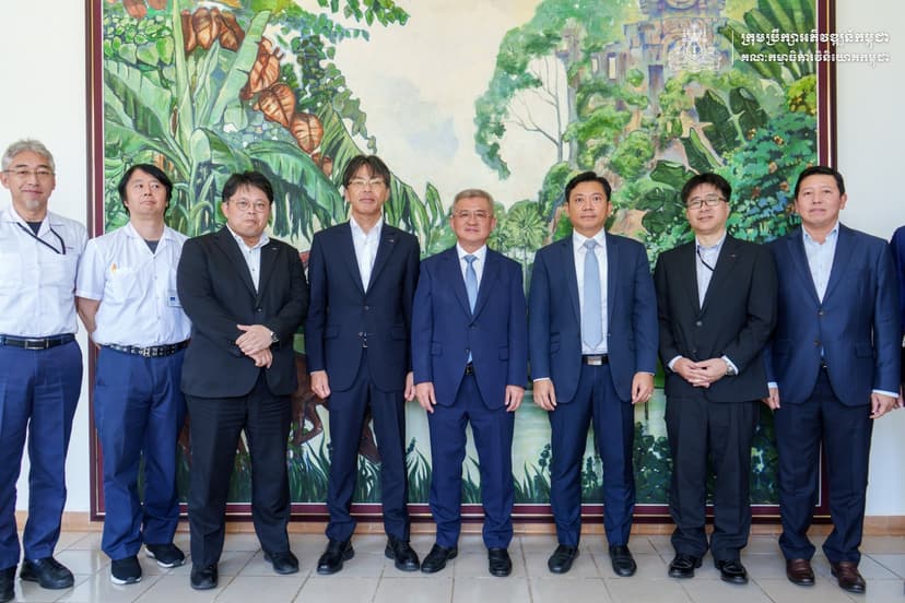 ឯកឧត្តម ជា វុទ្ធី អគ្គលេខាធិការគណៈកម្មាធិការវិនិយោគកម្ពុជា បានទទួលជួបសម្តែងការគួរសម និងពិភាក្សាការងារជាមួយប្រតិភូតំណាងក្រុមហ៊ុន YAZAKI (Cambodia) Products Co., Ltd.