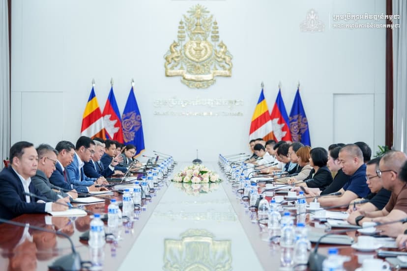 ជំនួបពិភាក្សាការងារជាមួយគណៈប្រតិភូសមាគមឧស្សាហកម្មជ្រលក់ពណ៌ និងបោះពុម្ពរបស់ចិន