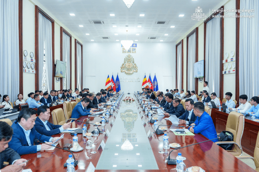 “កិច្ចប្រជុំច្រកចេញ-ចូលតែមួយ” លើកទី៥ ក្នុងឆ្នាំ២០២៦ ត្រូវបានរៀបចំឡើងដើម្បីពិនិត្យពិភាក្សាលើសំណើសុំចុះបញ្ជីគម្រោងវិនិយោគមានលក្ខណៈសម្បត្តិគ្រប់គ្រាន់ចំនួន ៧គម្រោង។