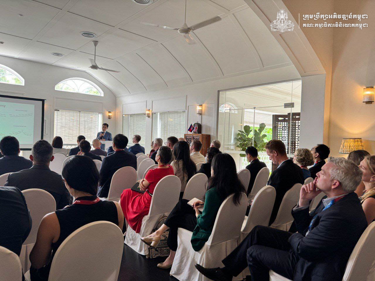 ឯកឧត្តម លឹម វិសាល អគ្គលេខាធិការរងគណៈកម្មាធិការវិនិយោគកម្ពុជា បានអញ្ជើញចូលរួមវេទិកាស្តីពីកាលានុវត្តភាពវិនិយោគ និងពាណិជ្ជកម្ម កម្ពុជា-ចក្រភពអង់គ្លេស